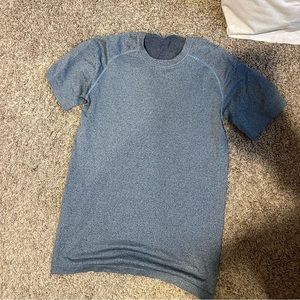 Men’s lululemon shirt